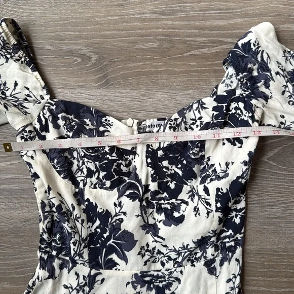 Reformation Mochi Dress - Picture 9 of 12